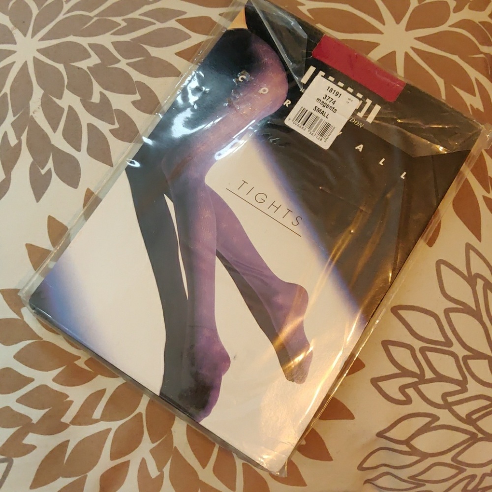 NIB diamond pattern magenta Wolford tights